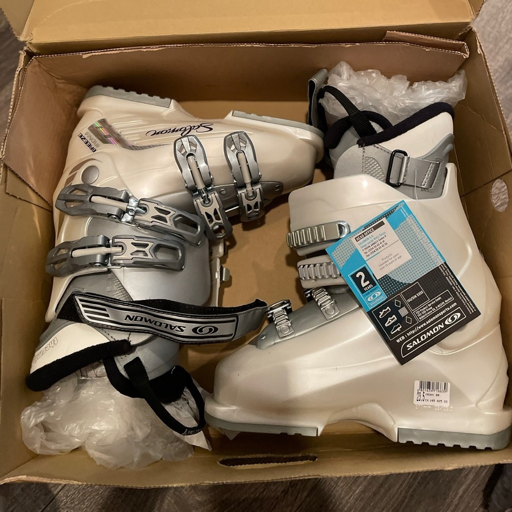 Salomon skiing shoes